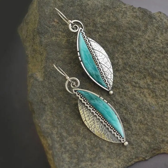 NEW! Faux Turquoise  Leaf Earrings - Picture 1 of 11